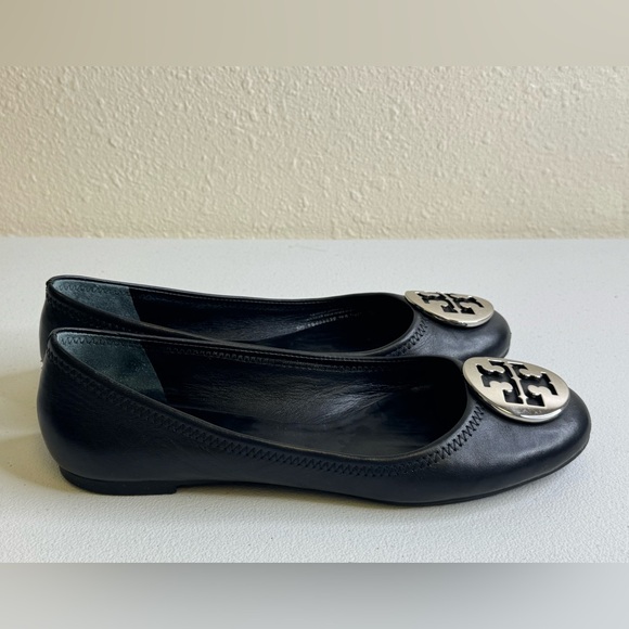 Tory Burch Black Leather Round Classic Reva Ballet Flat Black Silver Logo Size 7 - Picture 3 of 8